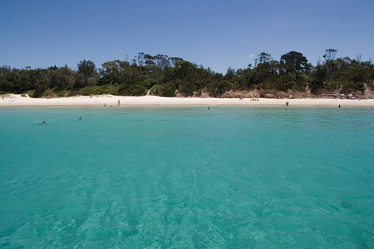 Jervis Bay, New South Wales, in daylight — white sand and clear water